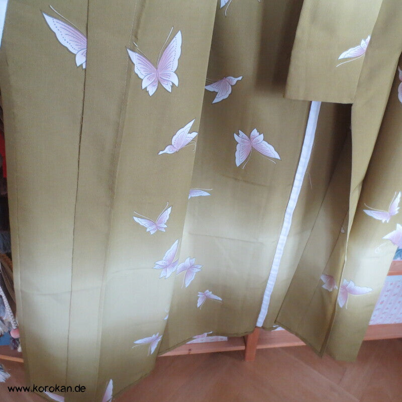 rosa Schmetterlinge auf oliv Verlauf Hitoe Kimono