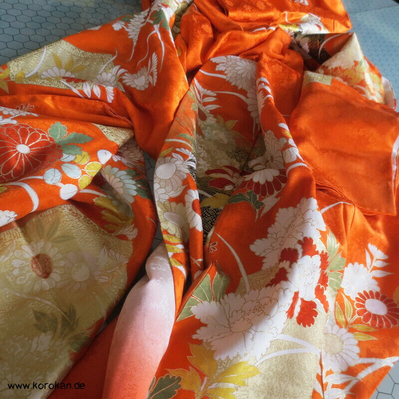 destroyed Heritage, ganz viel Gold Kakeshita Furisode Seidenbrokat Kimono