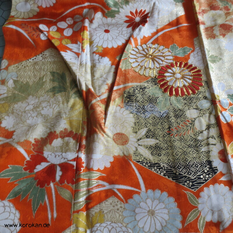 destroyed Heritage, ganz viel Gold Kakeshita Furisode Seidenbrokat Kimono
