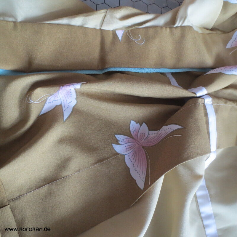 rosa Schmetterlinge auf oliv Verlauf Hitoe Kimono
