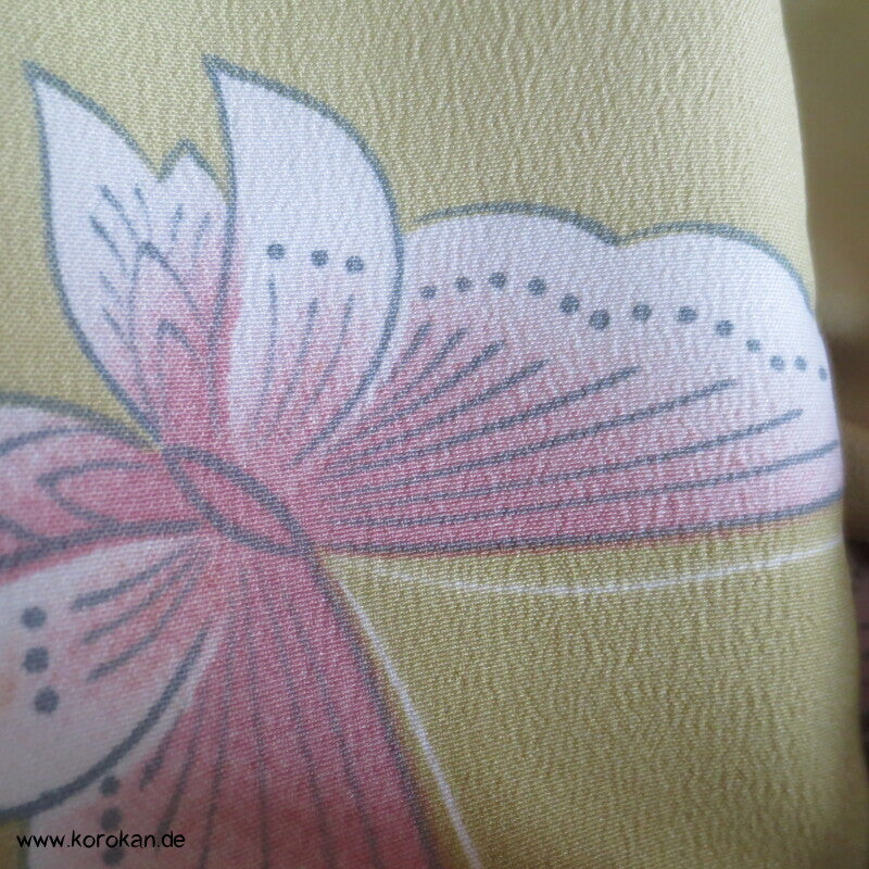 rosa Schmetterlinge auf oliv Verlauf Hitoe Kimono