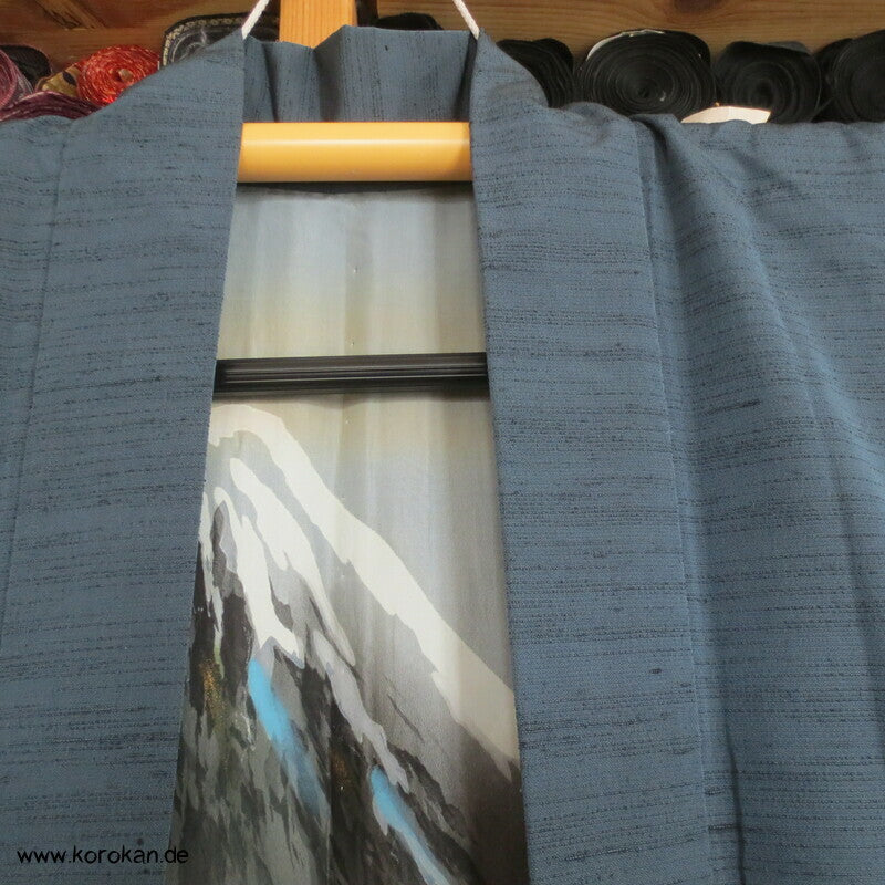 jeansblaue Tsumugi Seide Männer Haori Kimono Jacke, Bergmotiv innen