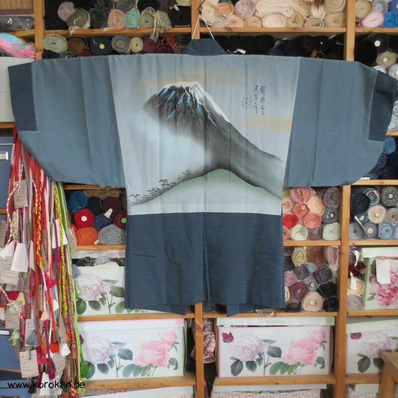 jeansblaue Tsumugi Seide Männer Haori Kimono Jacke, Bergmotiv innen