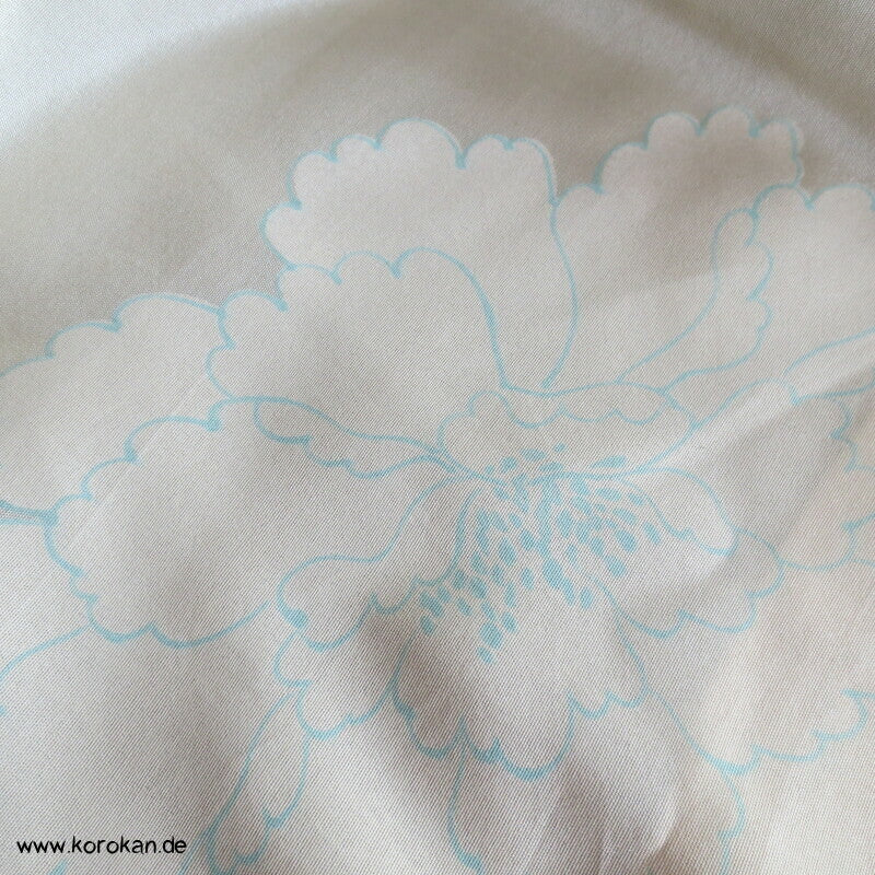 moosgrüne Haori Seidencrepe Kimono Jacke mit zartem hellen Gräserdruck