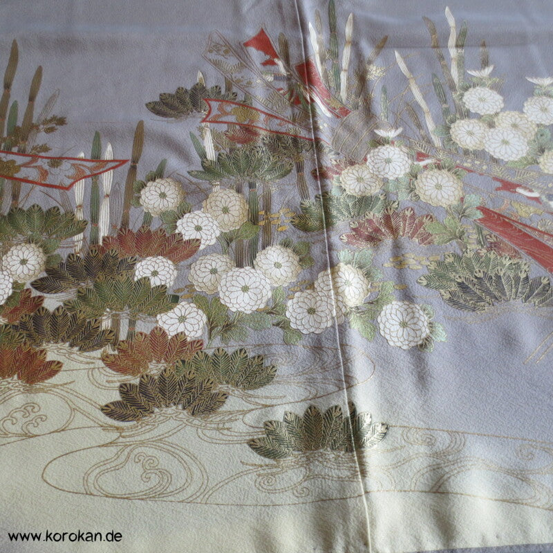 Noshi, Gold und Stickerei Irotomesode, grauer Seiden Kimono