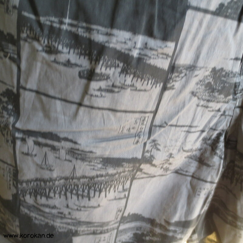 Uniqlo Shorts japanische Holzdruck Landschaften schwarz in grau, Gr. XXL