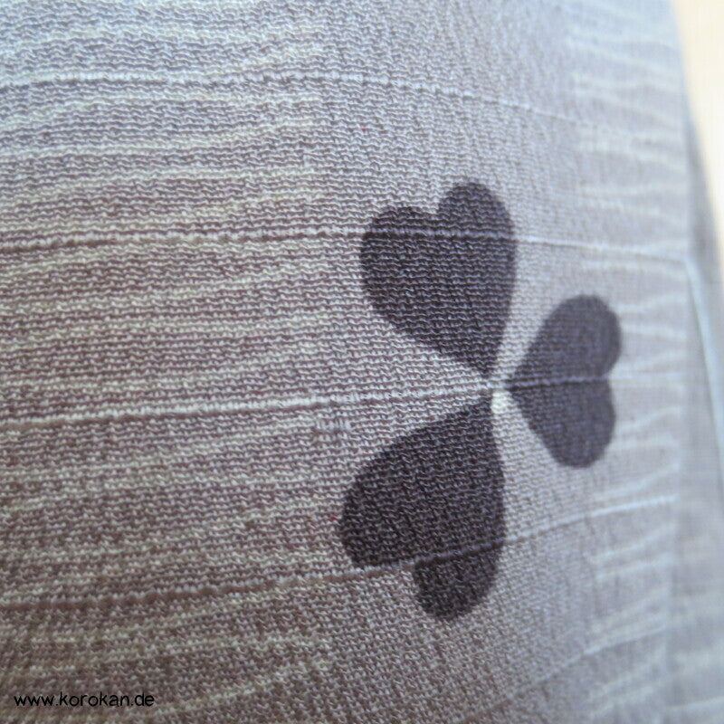 graumauve mit Kleeblättern Komon Kimono