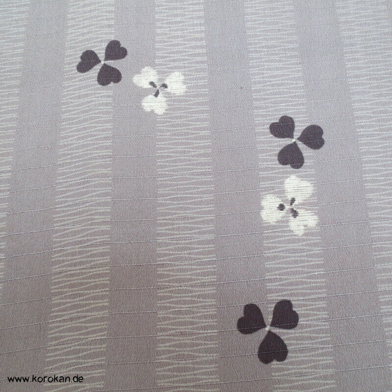graumauve mit Kleeblättern Komon Kimono