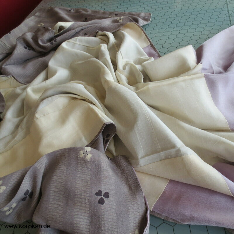 graumauve mit Kleeblättern Komon Kimono