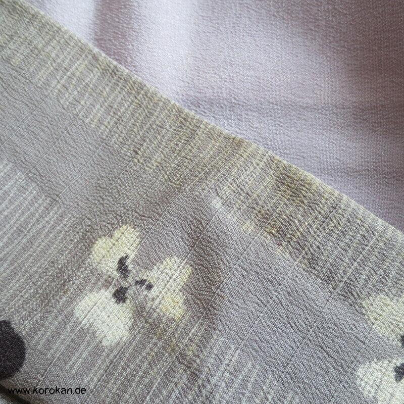 graumauve mit Kleeblättern Komon Kimono