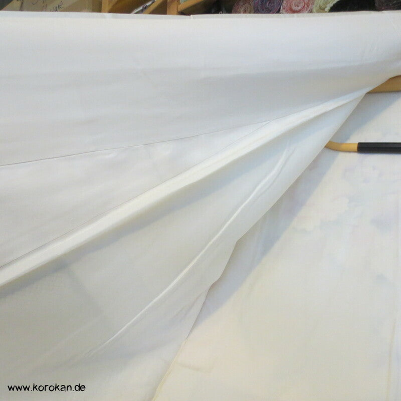 Blumenkorbmuster Furisode Seidensatin Kimono