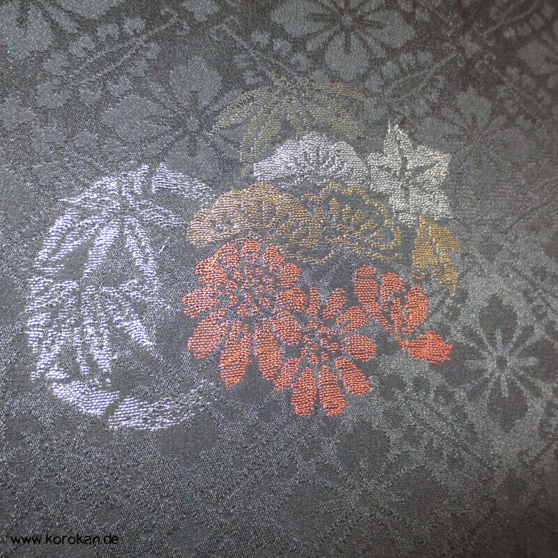 Urushi Blumenrondelle Seidenjacquard Haori Kimono Jacke