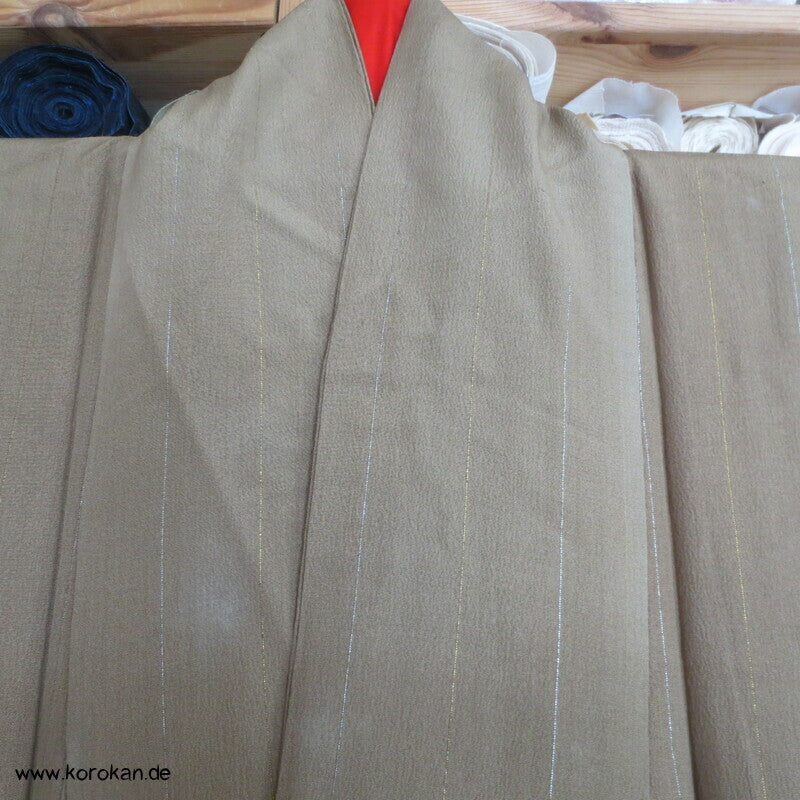 antiker Tempel Irotomesode Japan Kimono, Seidencrepe oliv