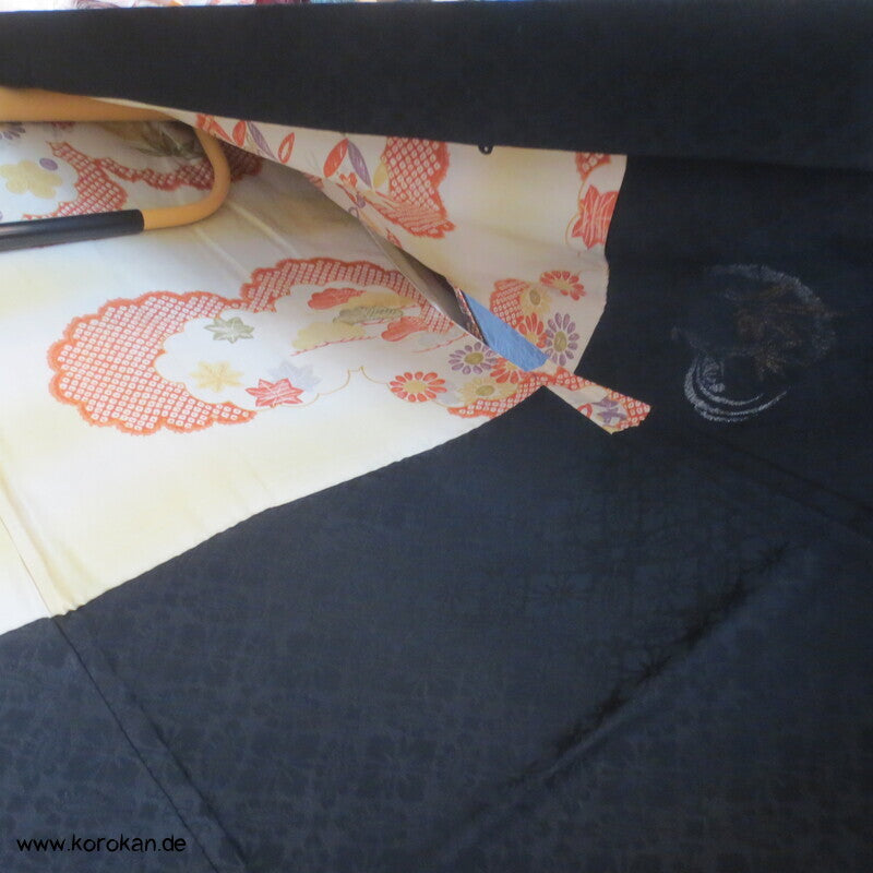 Urushi Blumenrondelle Seidenjacquard Haori Kimono Jacke