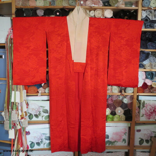 rote Blumenflöße Rinzu Damast Seide Juban Unterkimono