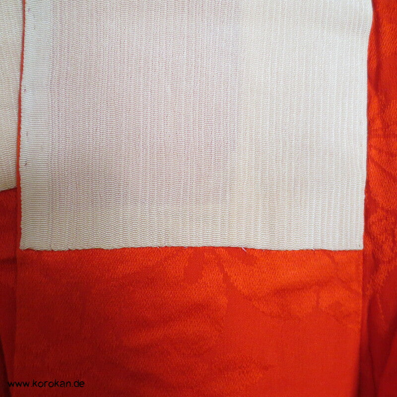 rote Blumenflöße Rinzu Damast Seide Juban Unterkimono