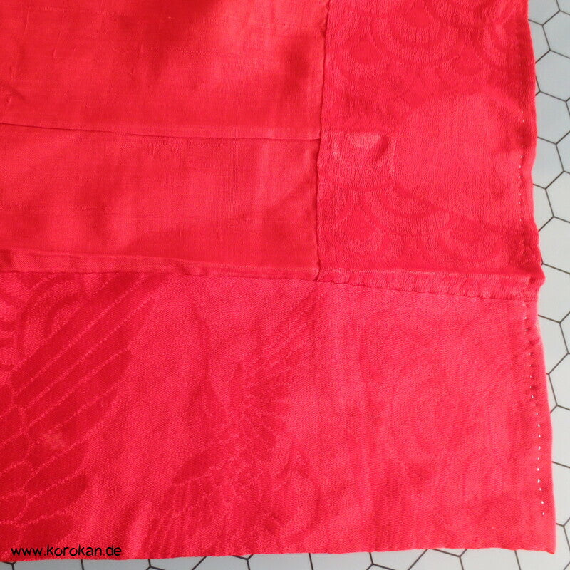 rote Blumenflöße Rinzu Damast Seide Juban Unterkimono