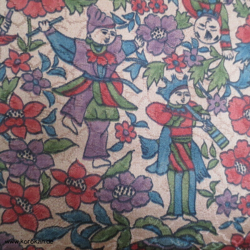 Kinder mit Papierschirmen und Blumen Komon Kimono