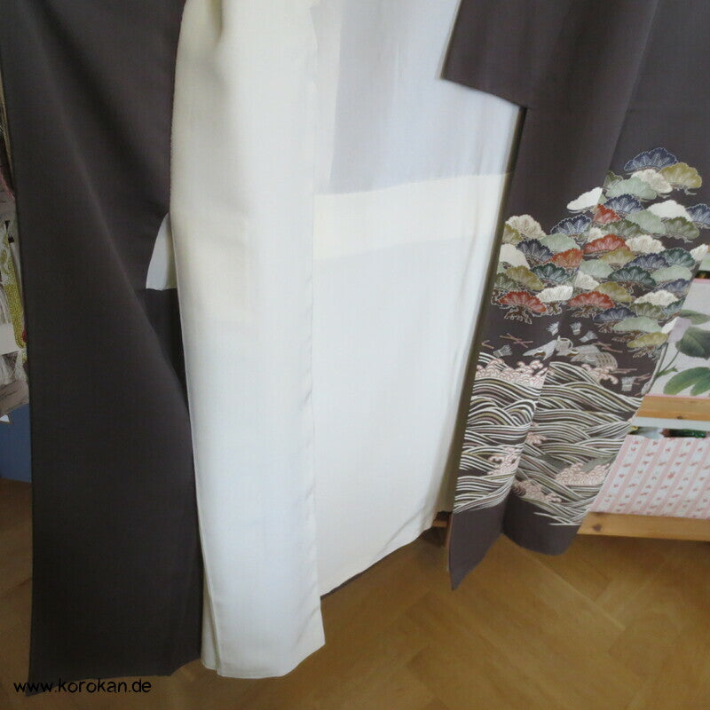 Wellen und Pinien Irotomesode Kimono, taupe Seidencrepe