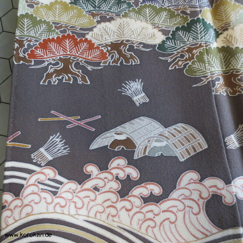 Wellen und Pinien Irotomesode Kimono, taupe Seidencrepe