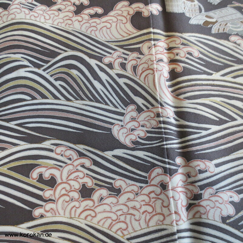 Wellen und Pinien Irotomesode Kimono, taupe Seidencrepe