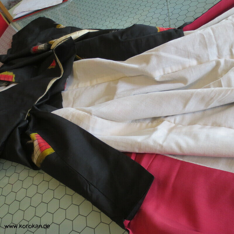 Art Deco Blätter auf schwarz Meisen Seiden Kimono, nur Material