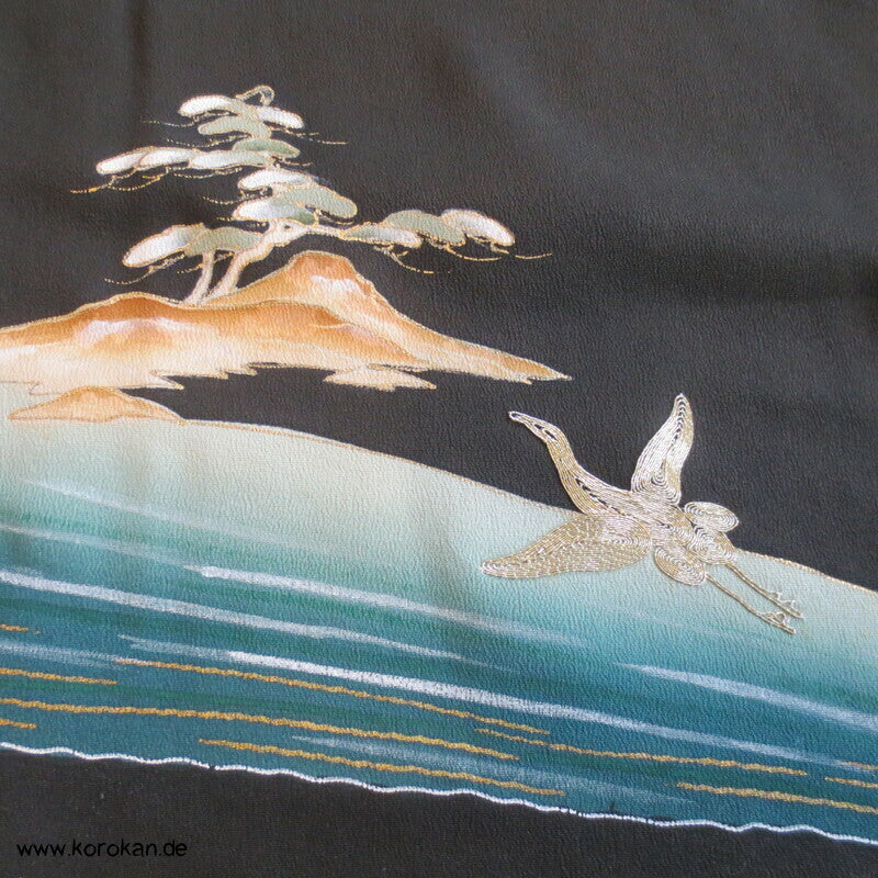 gestickte goldene Kraniche im Flug Tomesode Kimono