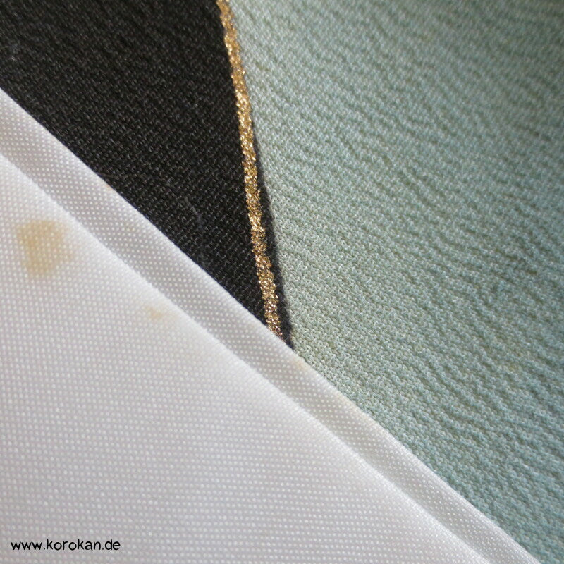 gestickte goldene Kraniche im Flug Tomesode Kimono