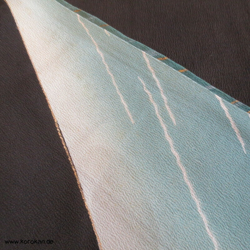 gestickte goldene Kraniche im Flug Tomesode Kimono