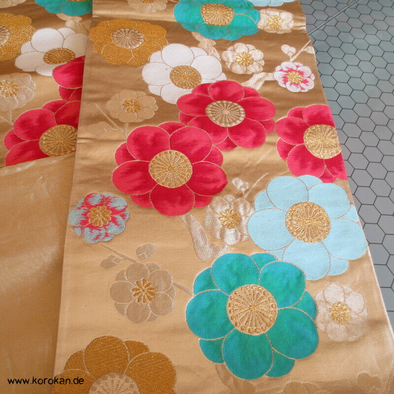 Fukuro Obi große Sakura Blüten auf gold