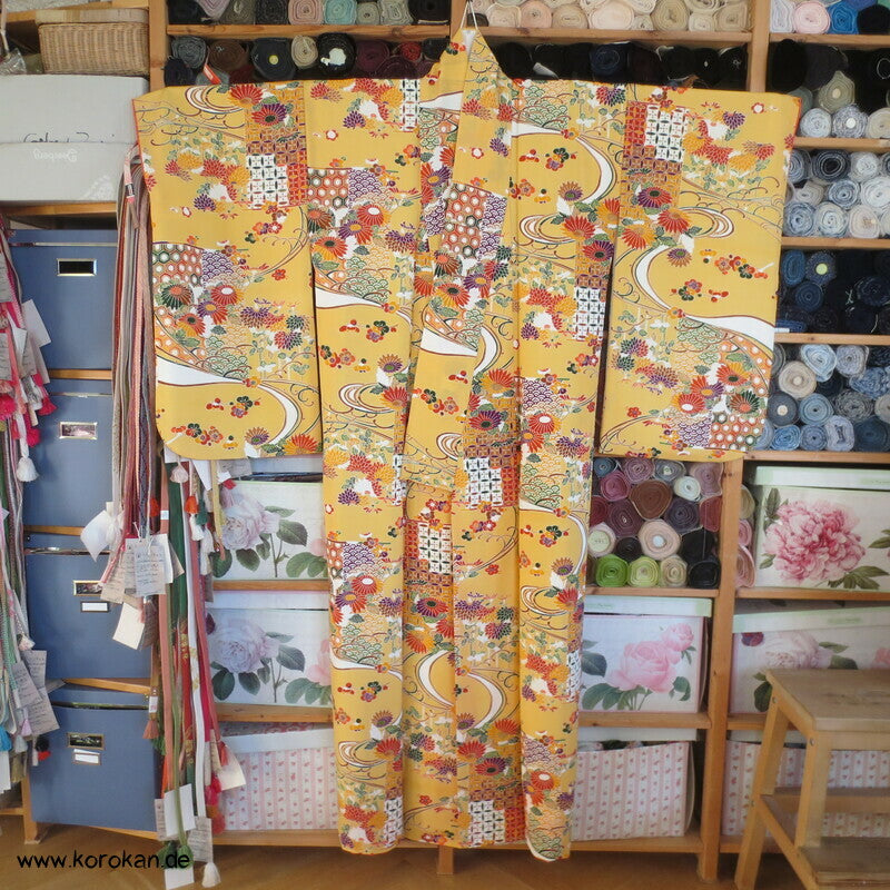 bunte klassisch japanische Muster Chu Furisode Seidencrepe Kimono