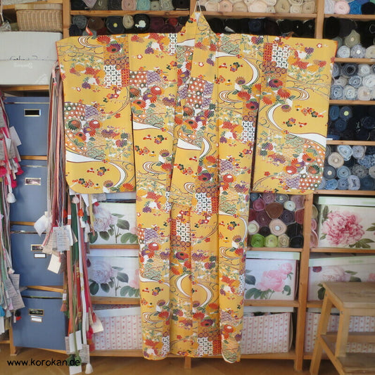 bunte klassisch japanische Muster Chu Furisode Seidencrepe Kimono