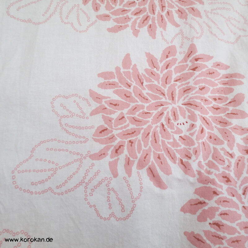 heller Yukata Baumwoll Kimono mit zartem Chrysanthemen Druck