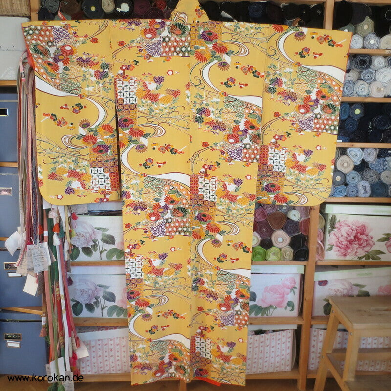 bunte klassisch japanische Muster Chu Furisode Seidencrepe Kimono