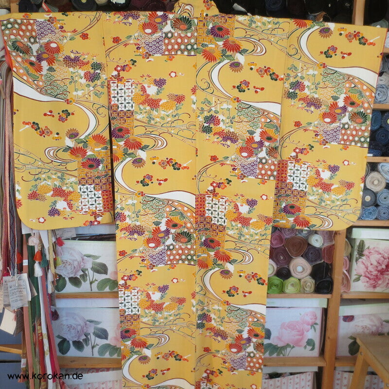 bunte klassisch japanische Muster Chu Furisode Seidencrepe Kimono