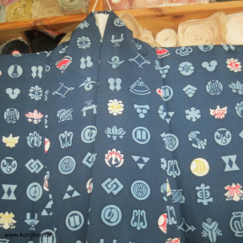 Mon Siegel auf petrolblau Seidencrepe Komon Kimono