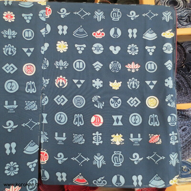 Mon Siegel auf petrolblau Seidencrepe Komon Kimono