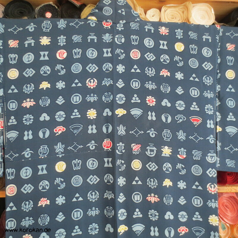 Mon Siegel auf petrolblau Seidencrepe Komon Kimono