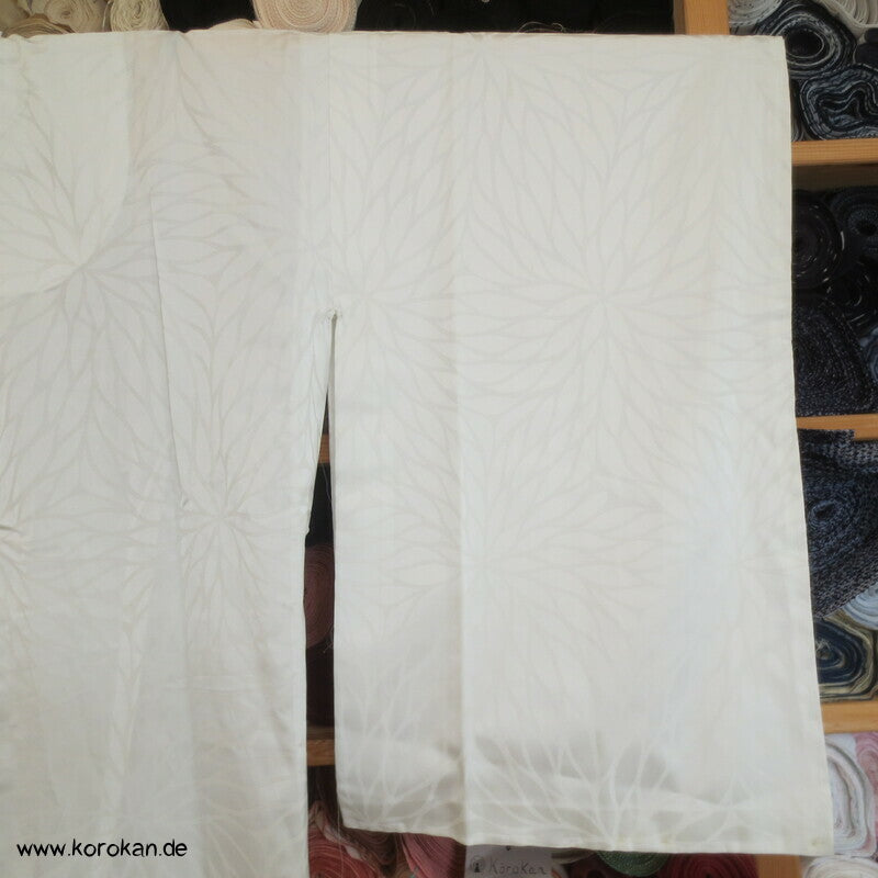 weiße Chrysanthemen Juban Unterkimono, Krageneinsteller