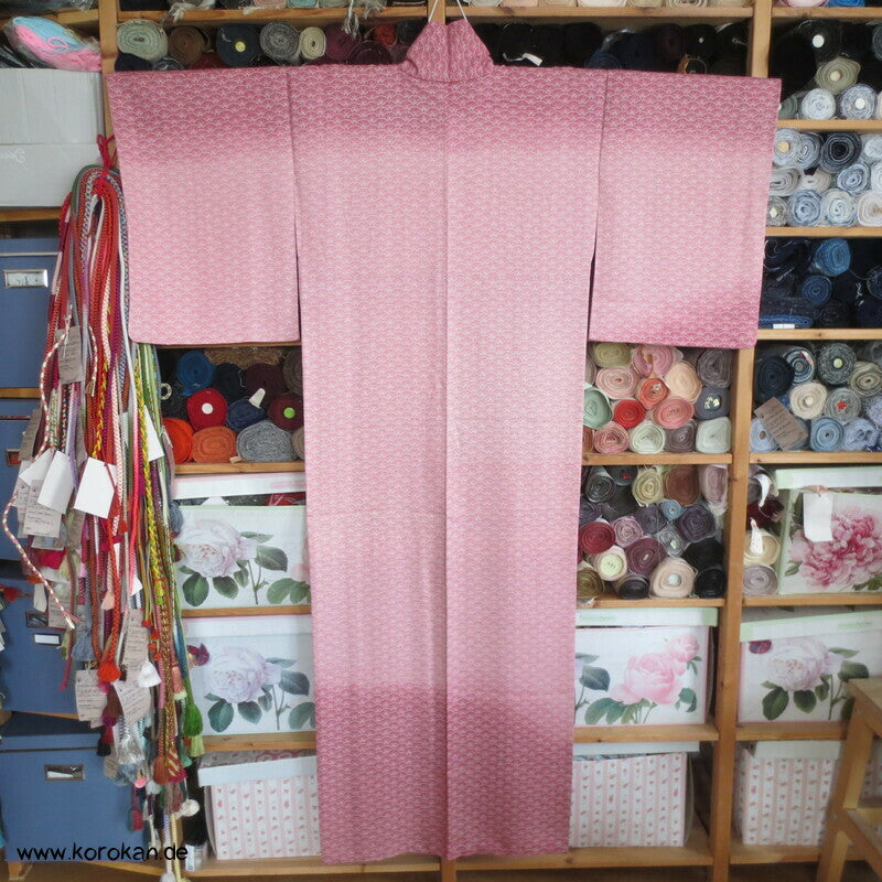 Yamato Homongi Kimono, Seidendamast Segaiha Wellen im Bokashi Farbverlauf
