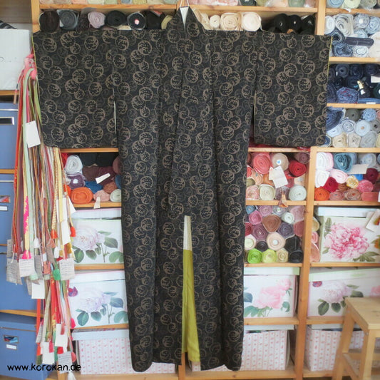 kupfer Wellenrondelle auf schwarz festlicher Komon Kimono