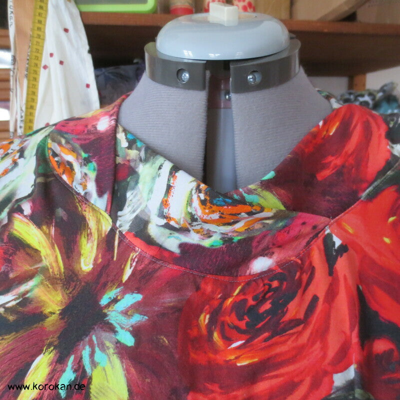 Baumwolljersey Rosen Langarm Shirt mit Rosenblütenausschnitt, Gr. XL