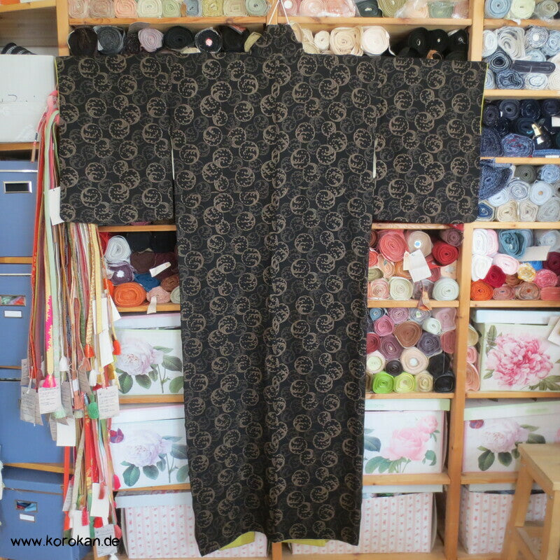 kupfer Wellenrondelle auf schwarz festlicher Komon Kimono