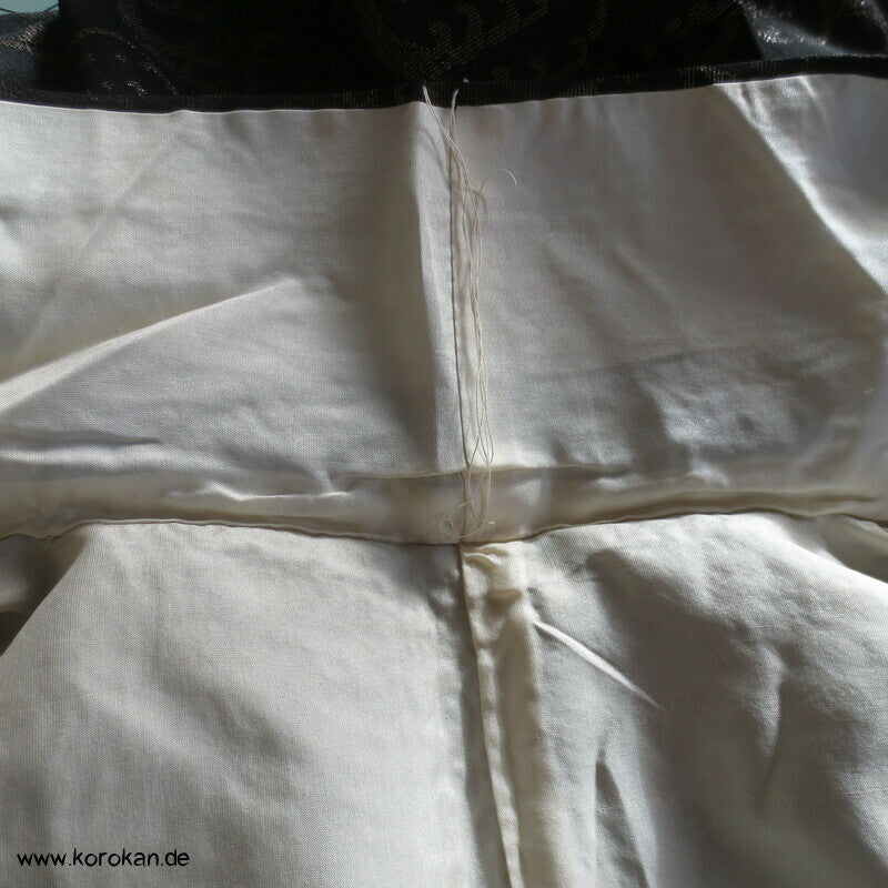 kupfer Wellenrondelle auf schwarz festlicher Komon Kimono