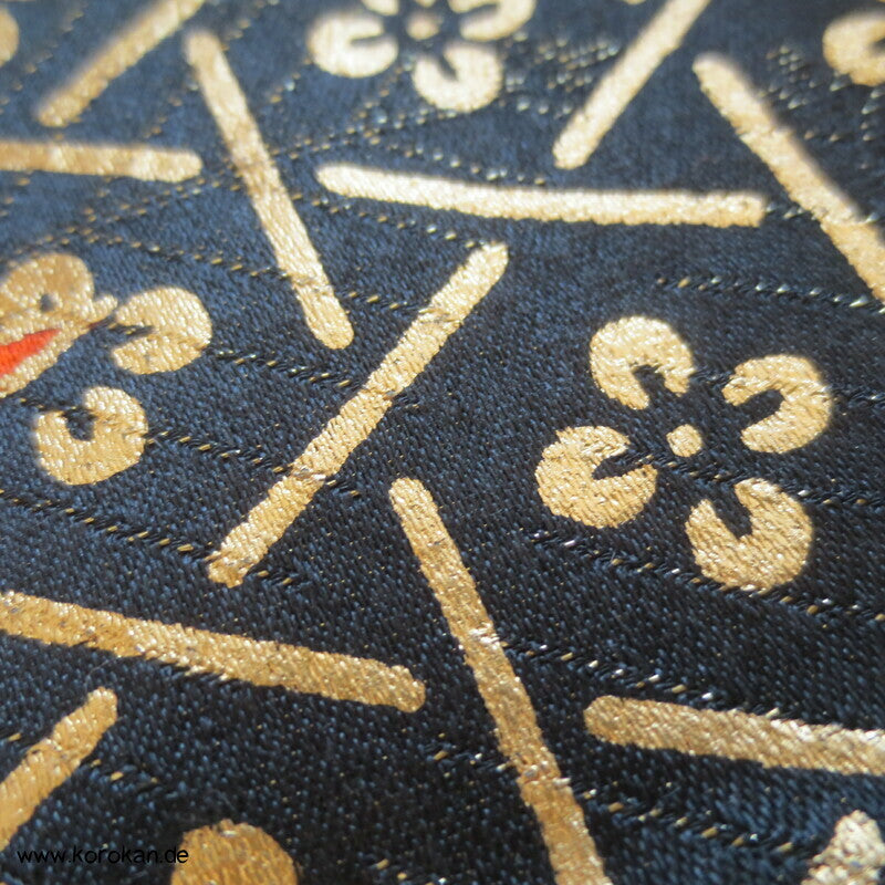 Furisode Kimono, üppige Muster, prächtige Golddruck - und stickerei