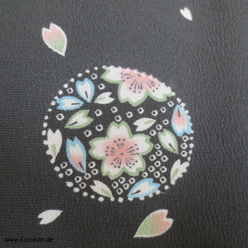 fallende Sakura Blütenblätter Hitoe Japan Kimono