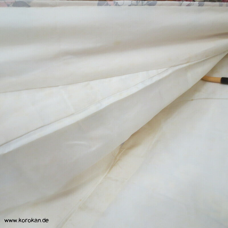klassischer Furisode, Kamelien zwischen flieder und creme