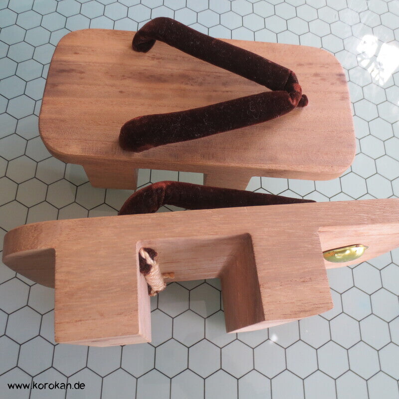Vintage ungetragene Geta - leichtes Holz, braunes Samt Riemen