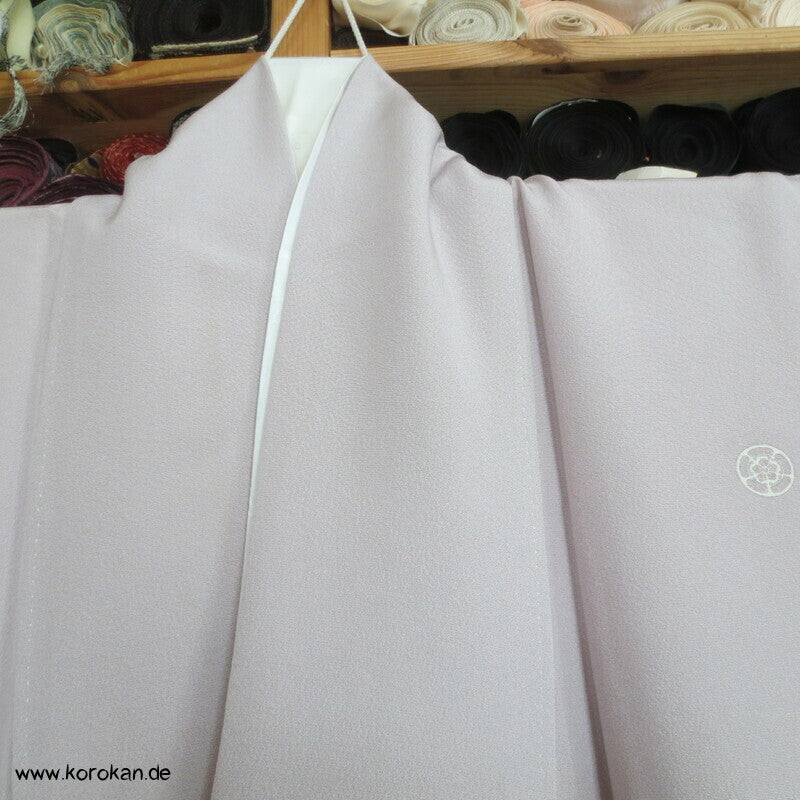 Noshibündel auf blasslila Seidencrepe Iro Tomesode Kimono