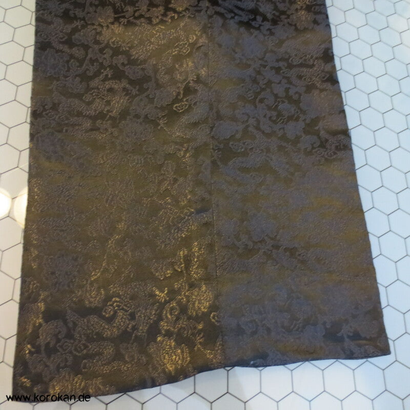 maßangefertigter Herrenanzug schwarze chinesische Drachenseide, ca. Gr. 52